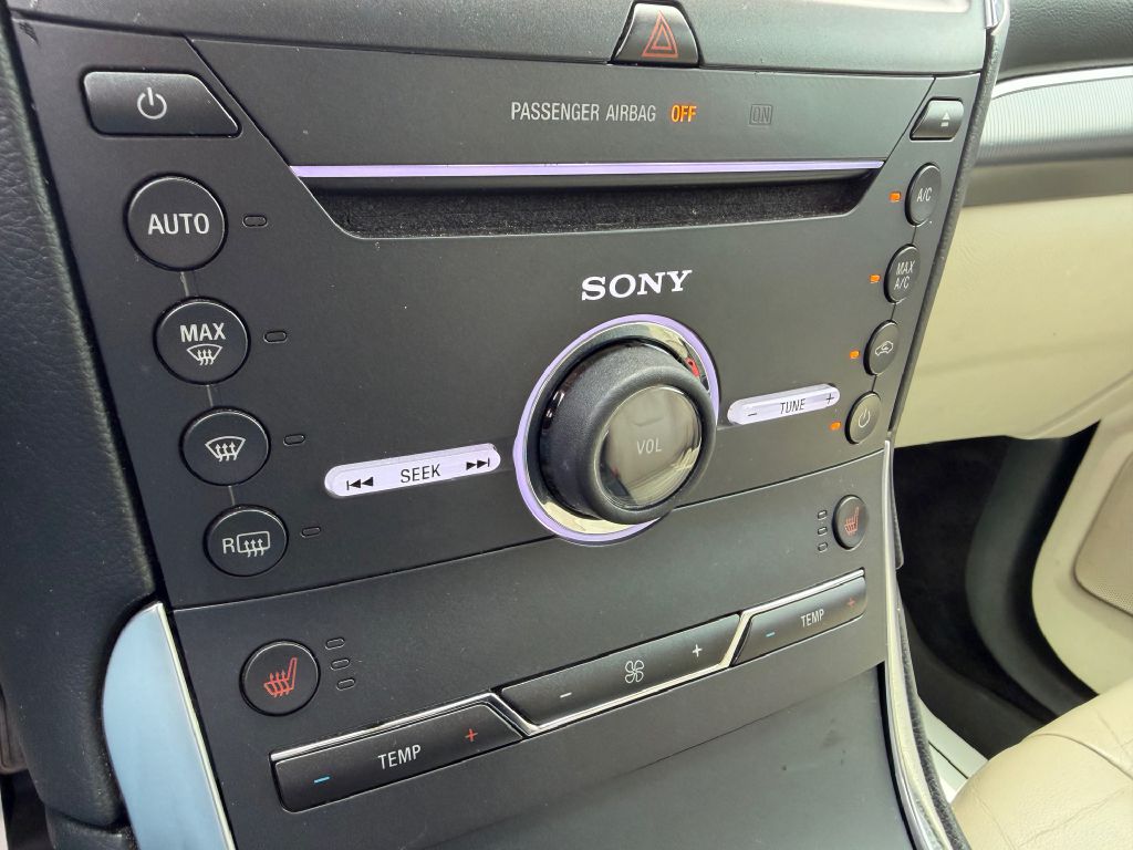 Photo 28 of this FORD EDGE