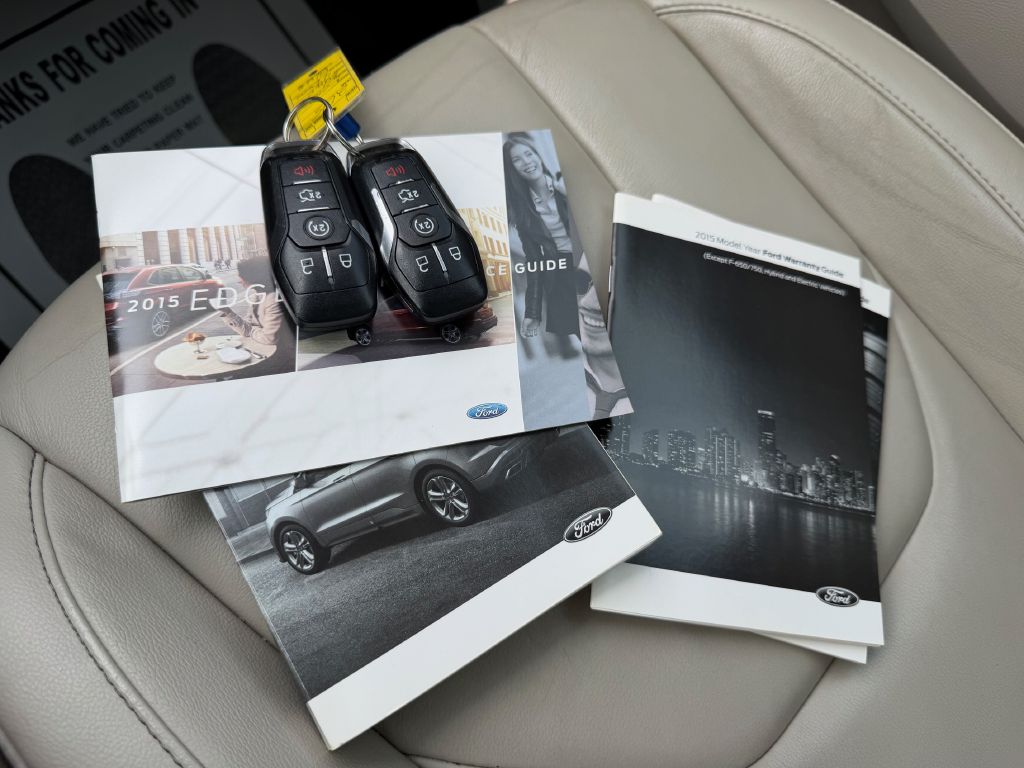 Photo 14 of this FORD EDGE