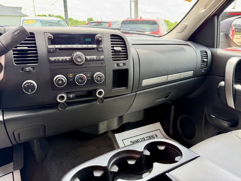 Photo 30 of this CHEVROLET SILVERADO 1500