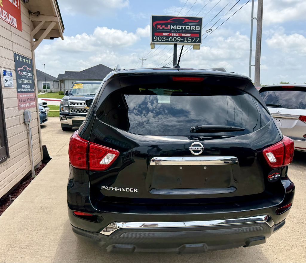 Photo 15 of this NISSAN PATHFINDER