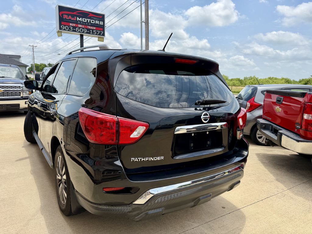 Photo 16 of this NISSAN PATHFINDER