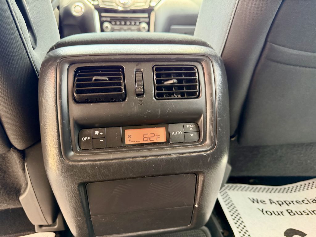 Photo 24 of this NISSAN PATHFINDER