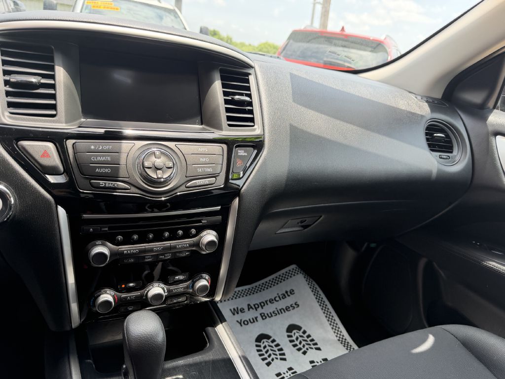Photo 30 of this NISSAN PATHFINDER