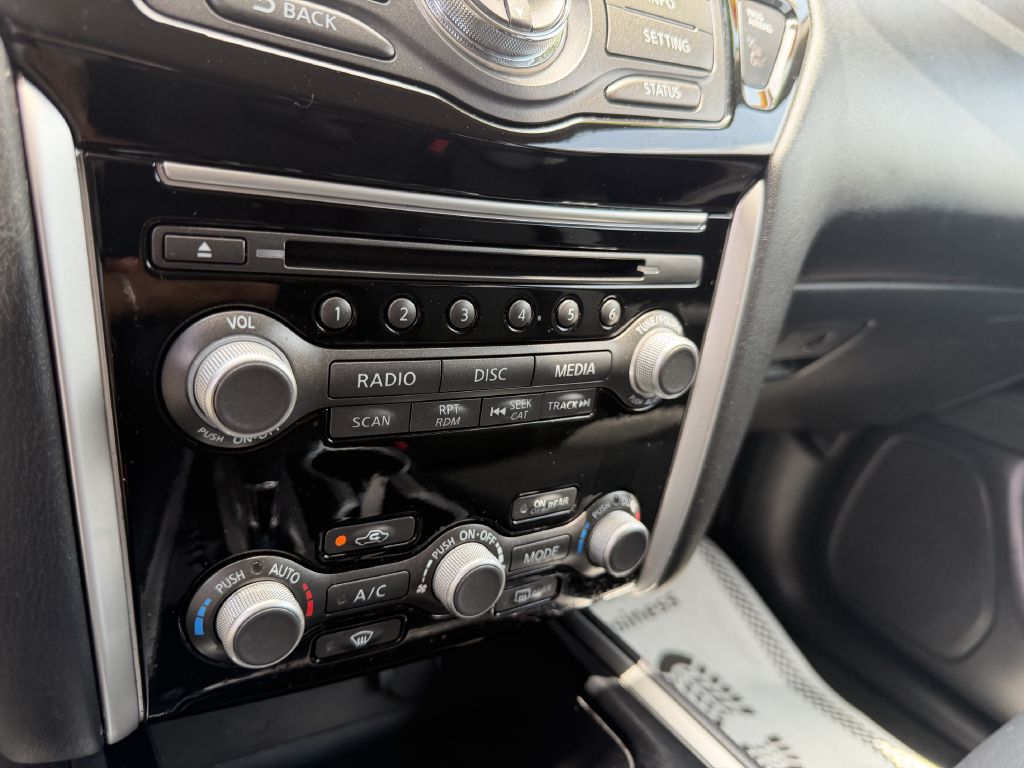 Photo 32 of this NISSAN PATHFINDER