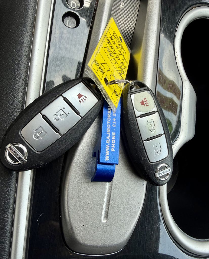 Photo 18 of this NISSAN PATHFINDER
