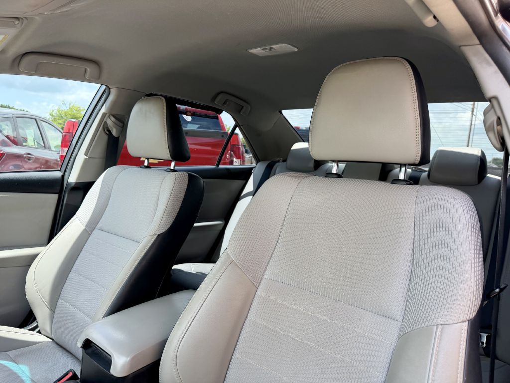 Photo 21 of this TOYOTA CAMRY
