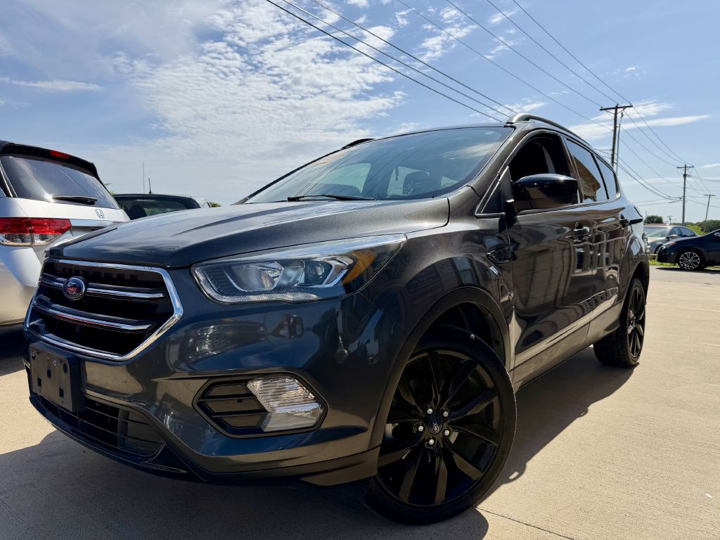 Photo 2 of this FORD ESCAPE