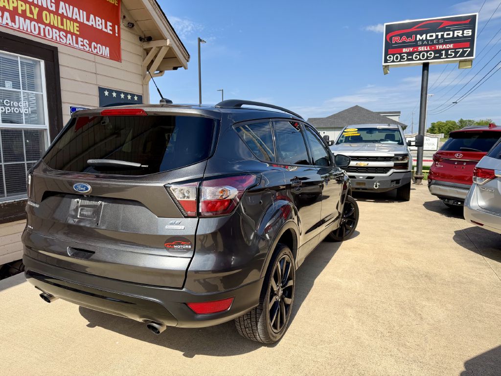 Photo 11 of this FORD ESCAPE