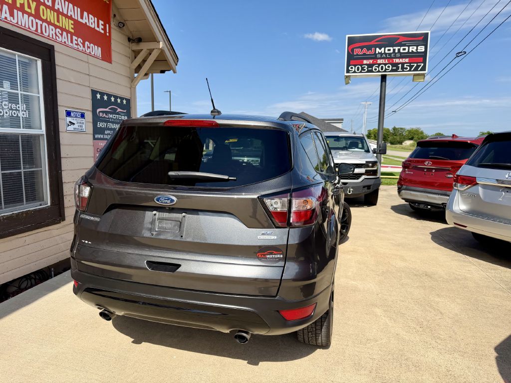 Photo 12 of this FORD ESCAPE