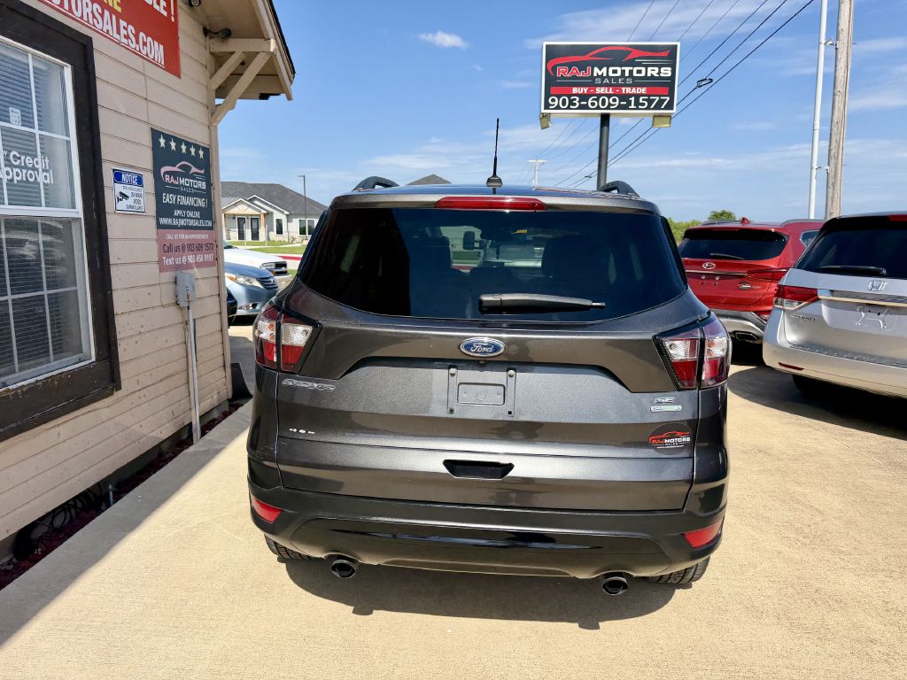 Photo 13 of this FORD ESCAPE