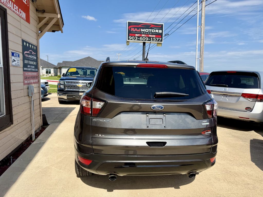 Photo 14 of this FORD ESCAPE