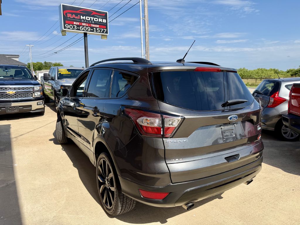 Photo 15 of this FORD ESCAPE