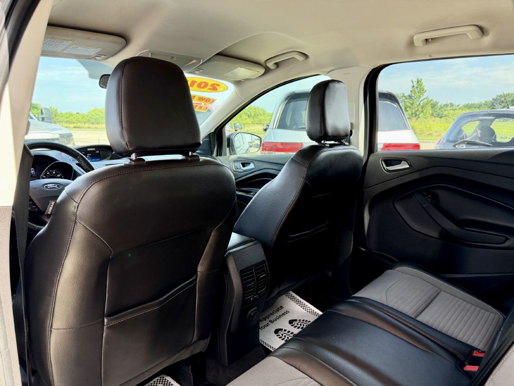 Photo 22 of this FORD ESCAPE