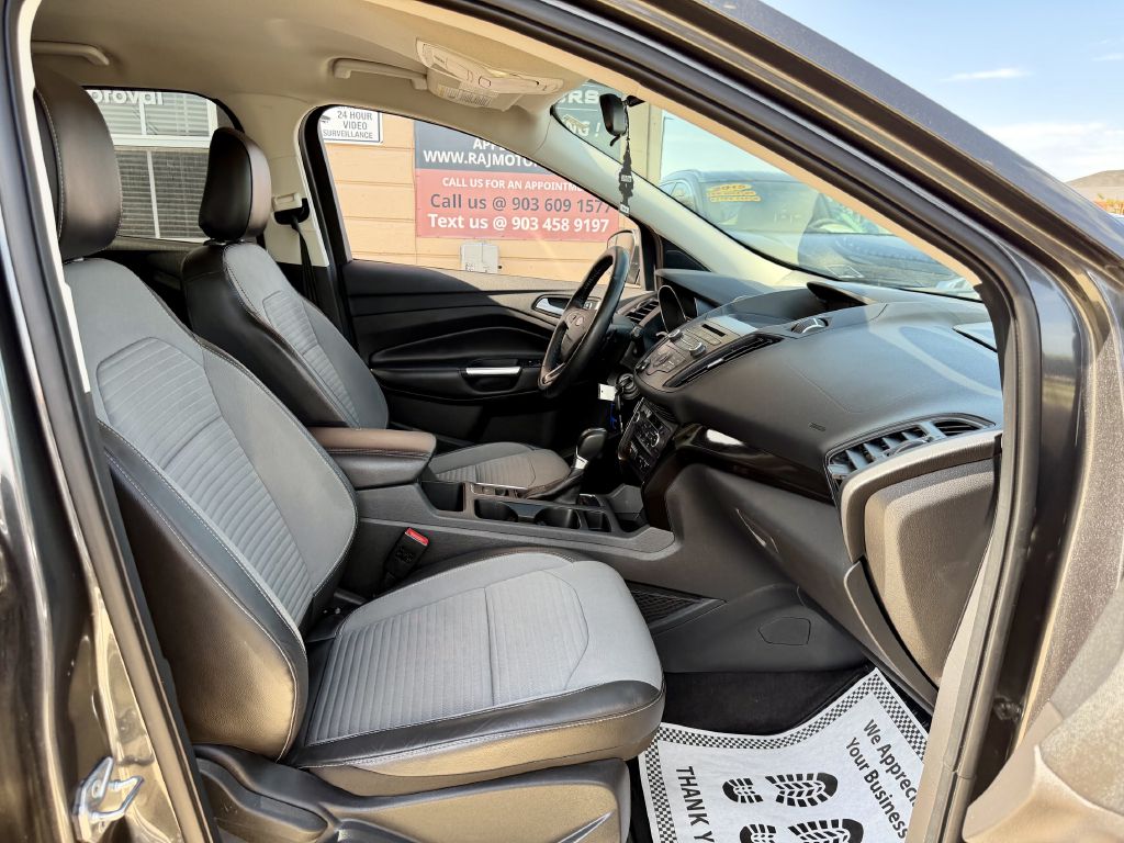 Photo 24 of this FORD ESCAPE
