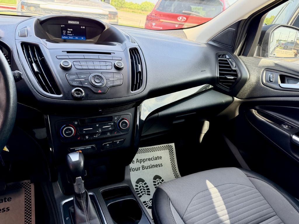 Photo 30 of this FORD ESCAPE