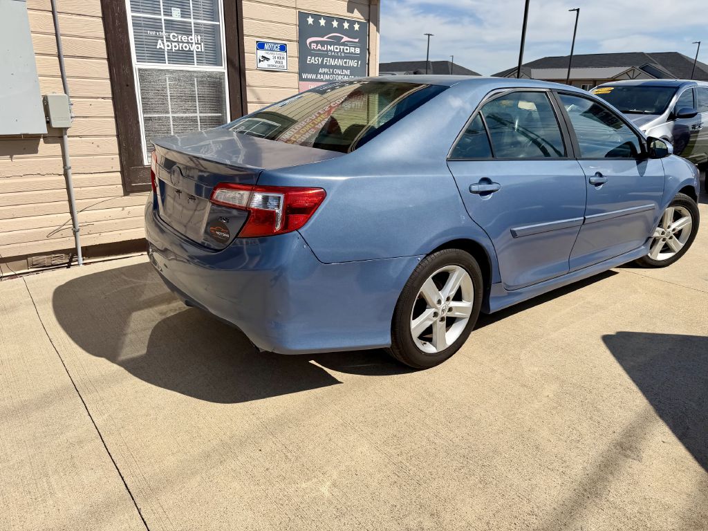 Photo 9 of this TOYOTA CAMRY
