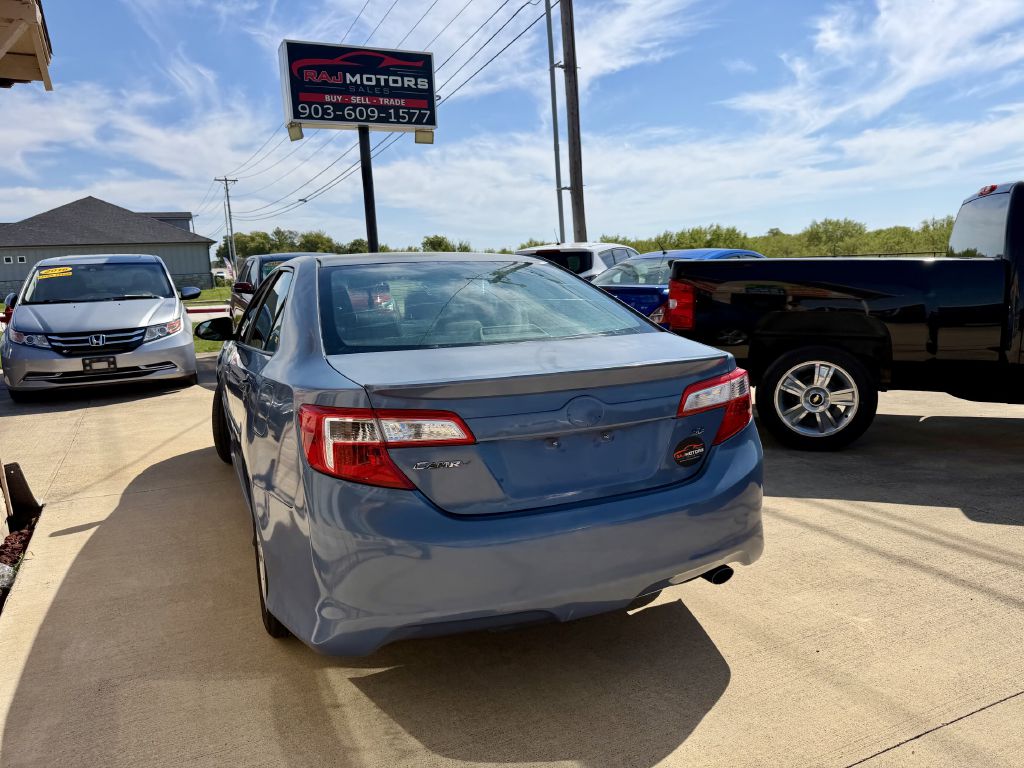 Photo 12 of this TOYOTA CAMRY
