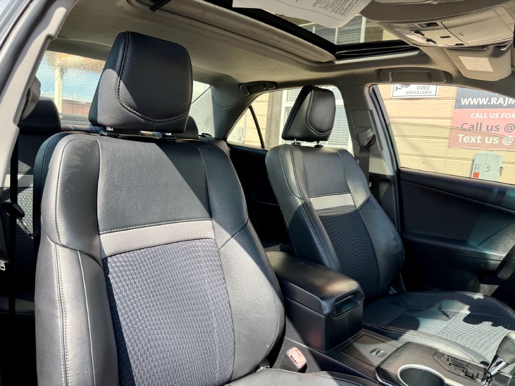 Photo 21 of this TOYOTA CAMRY
