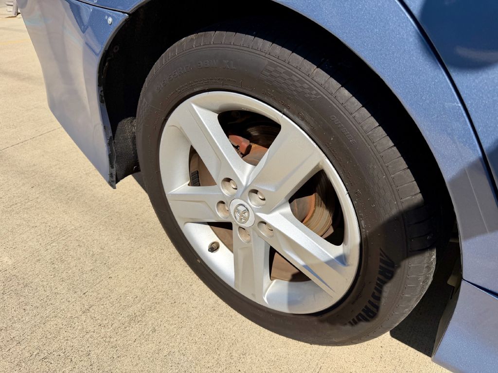 Photo 35 of this TOYOTA CAMRY
