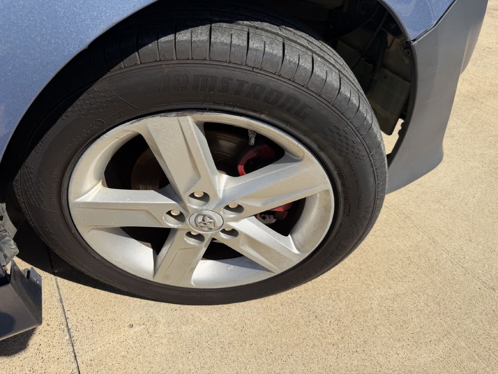 Photo 33 of this TOYOTA CAMRY