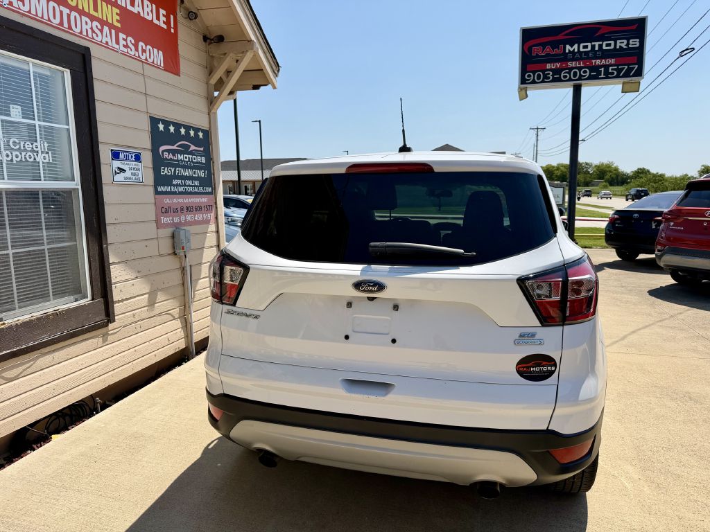 Photo 11 of this FORD ESCAPE