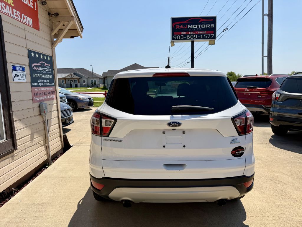 Photo 12 of this FORD ESCAPE