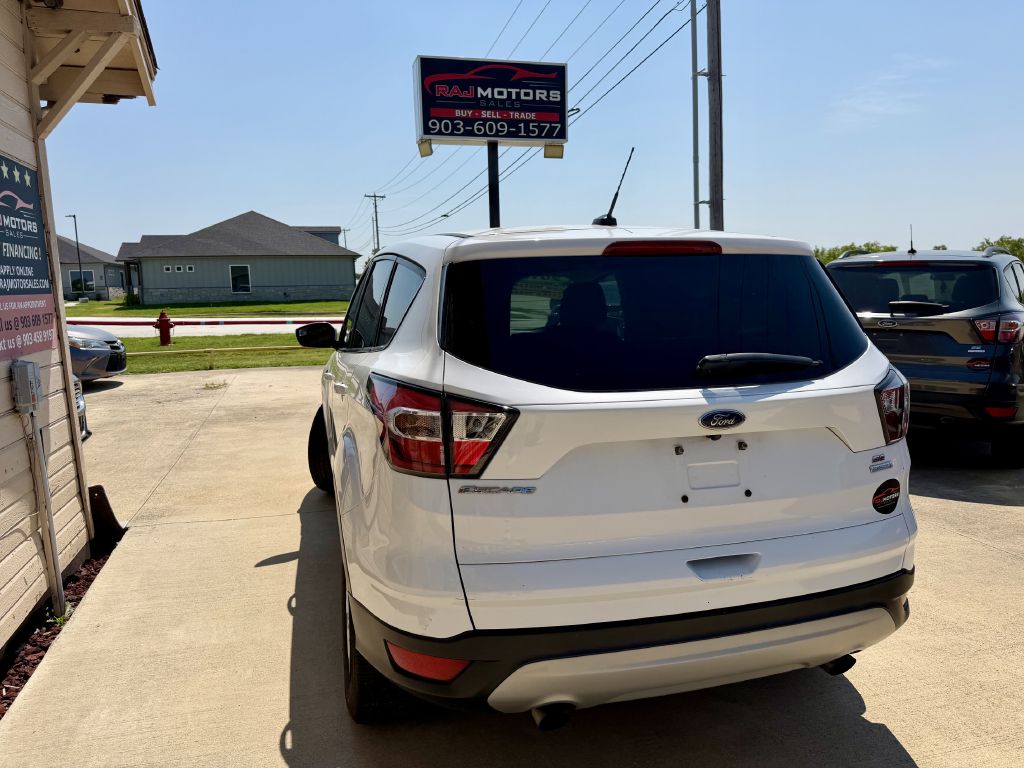 Photo 13 of this FORD ESCAPE