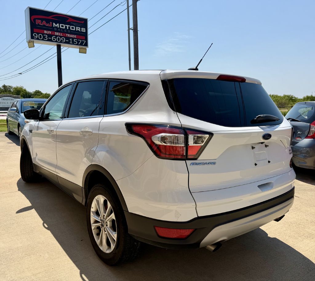 Photo 14 of this FORD ESCAPE