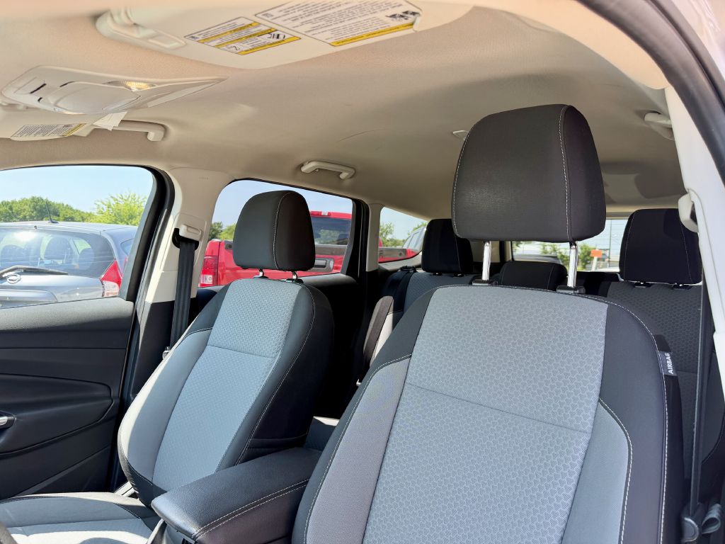 Photo 19 of this FORD ESCAPE