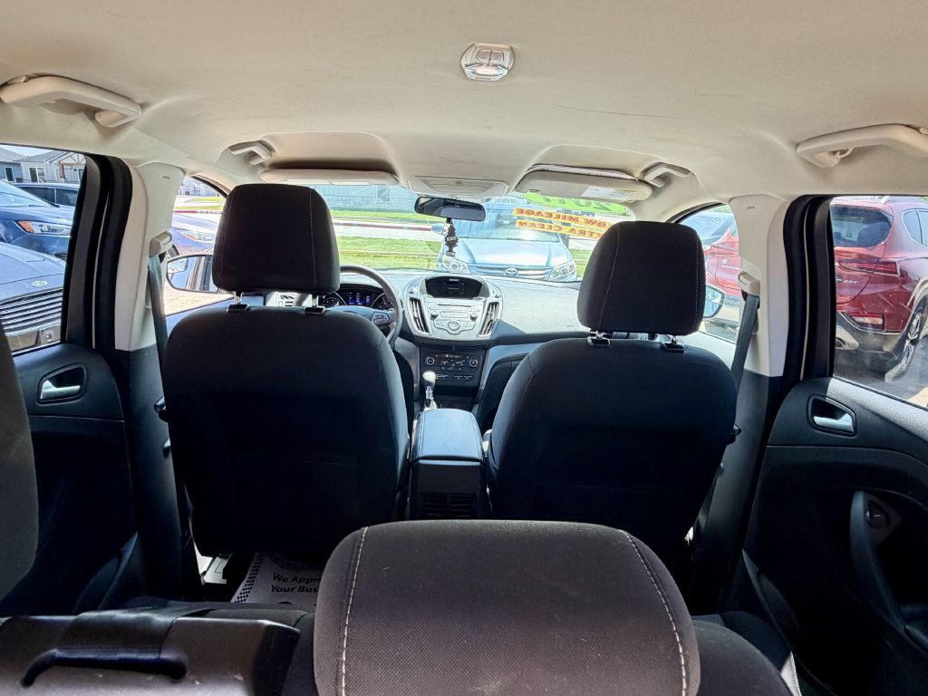 Photo 30 of this FORD ESCAPE