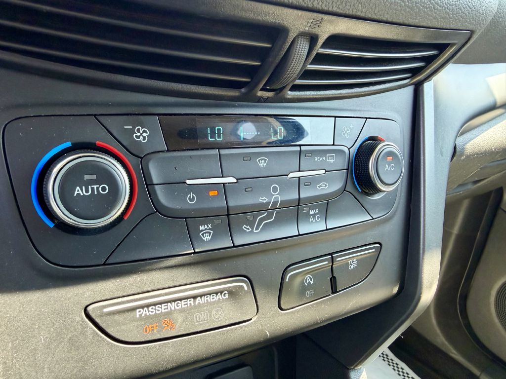 Photo 33 of this FORD ESCAPE
