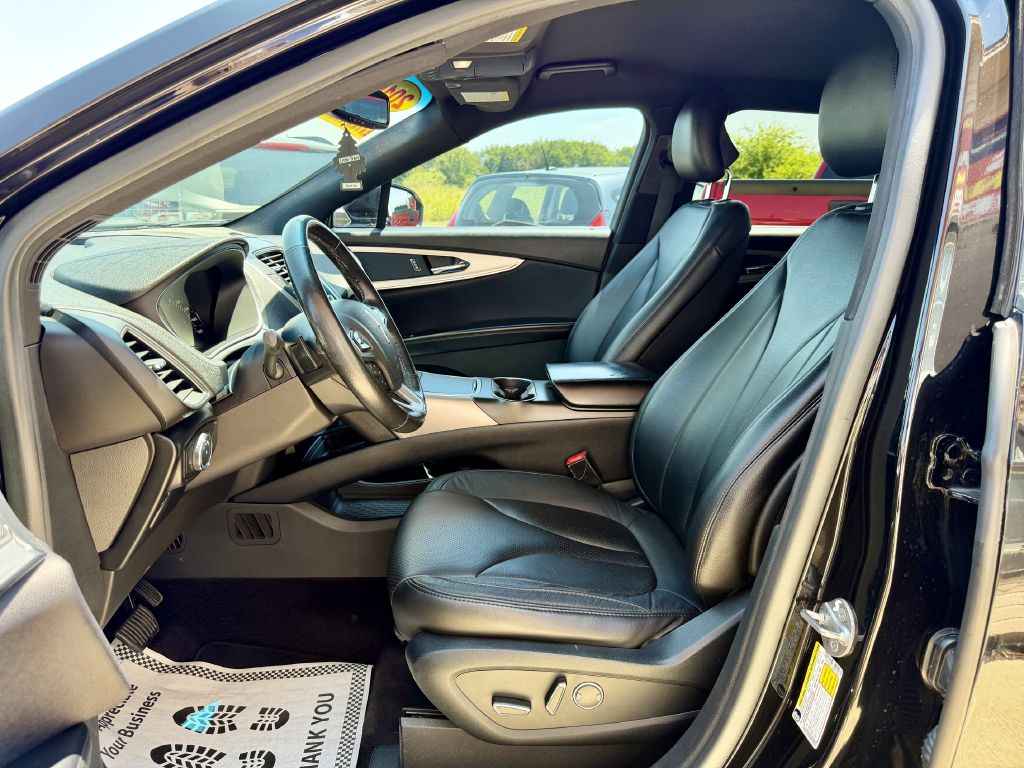 Photo 17 of this LINCOLN MKX