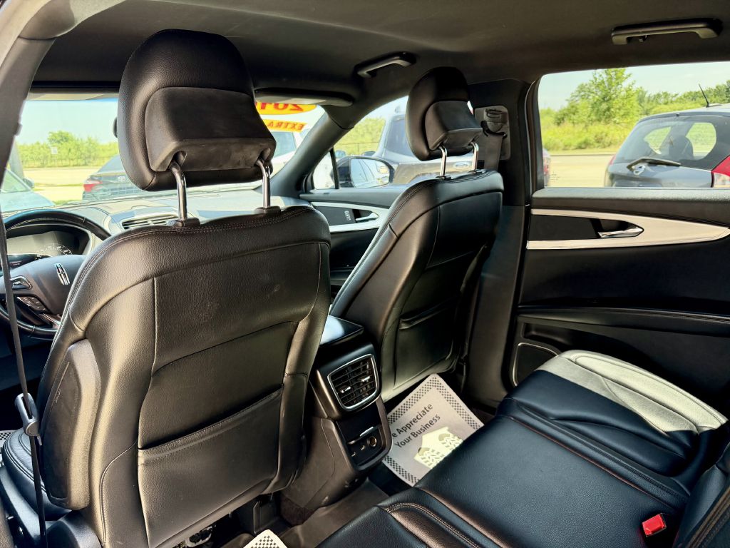 Photo 21 of this LINCOLN MKX