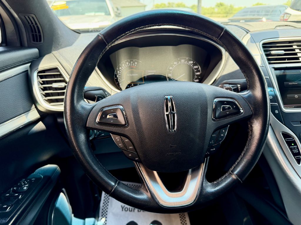 Photo 30 of this LINCOLN MKX