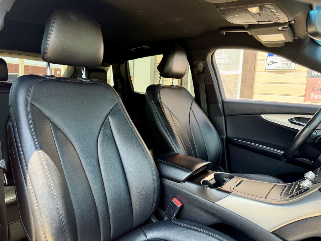 Photo 25 of this LINCOLN MKX