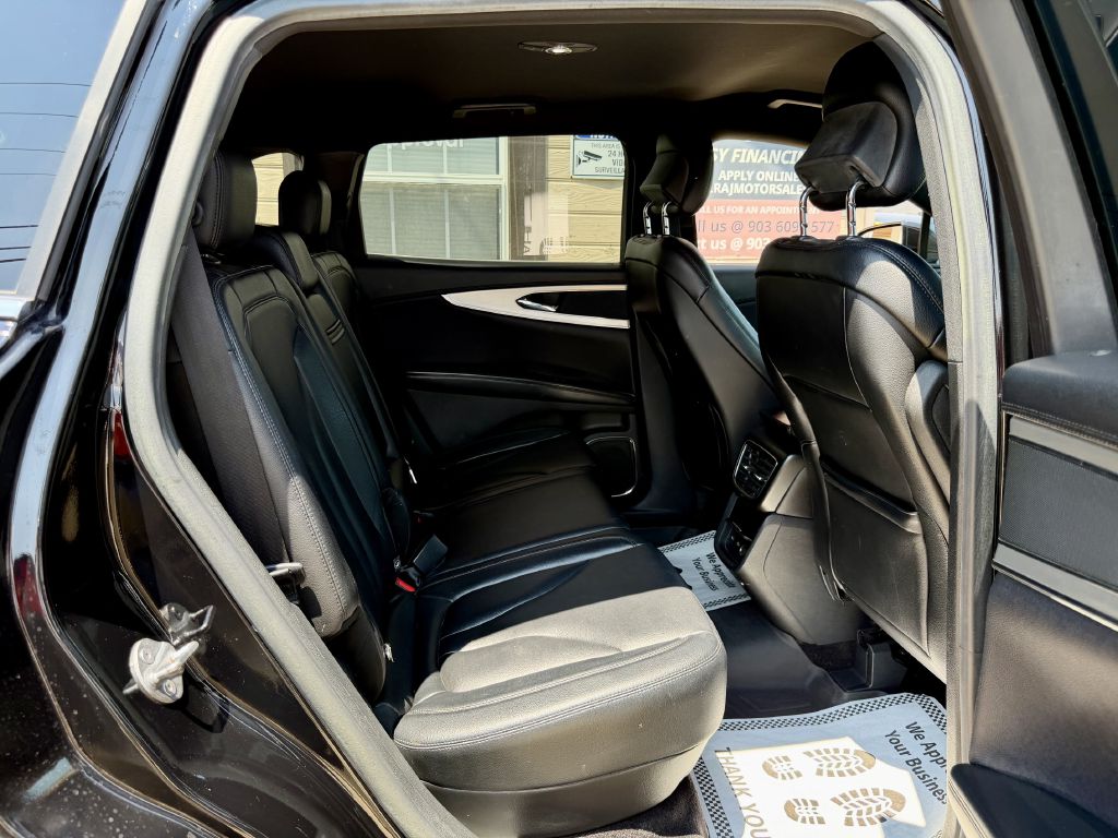 Photo 26 of this LINCOLN MKX