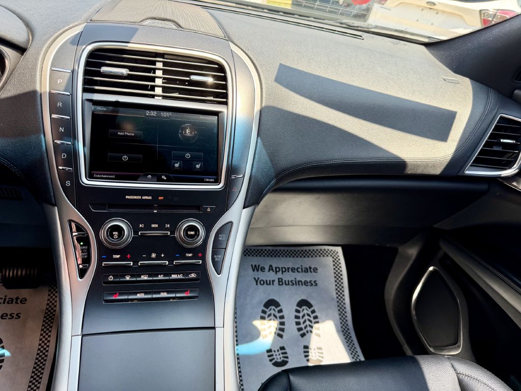 Photo 28 of this LINCOLN MKX