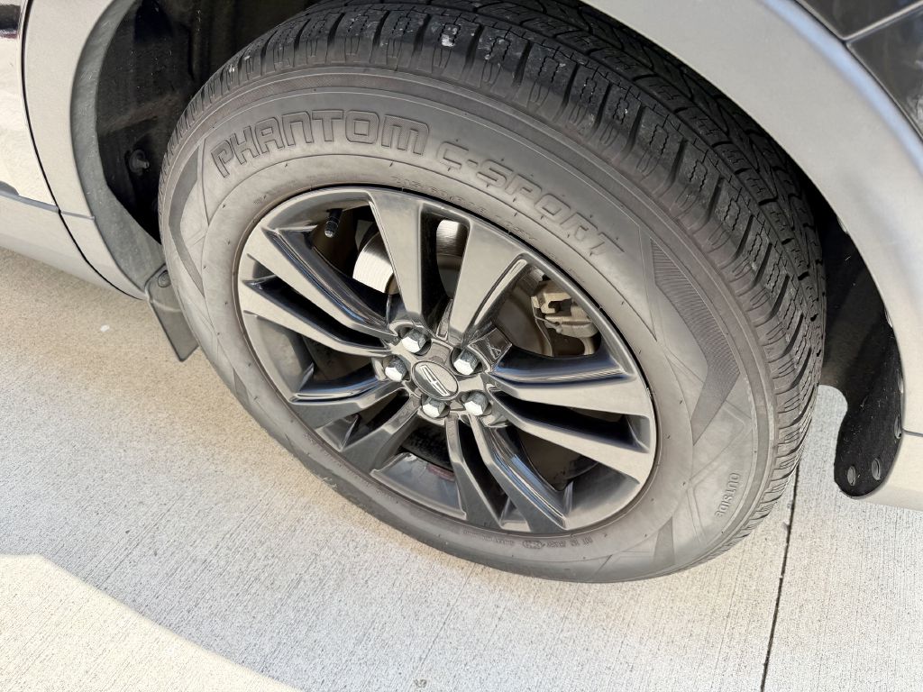 Photo 34 of this LINCOLN MKX