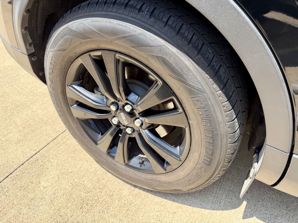Photo 35 of this LINCOLN MKX