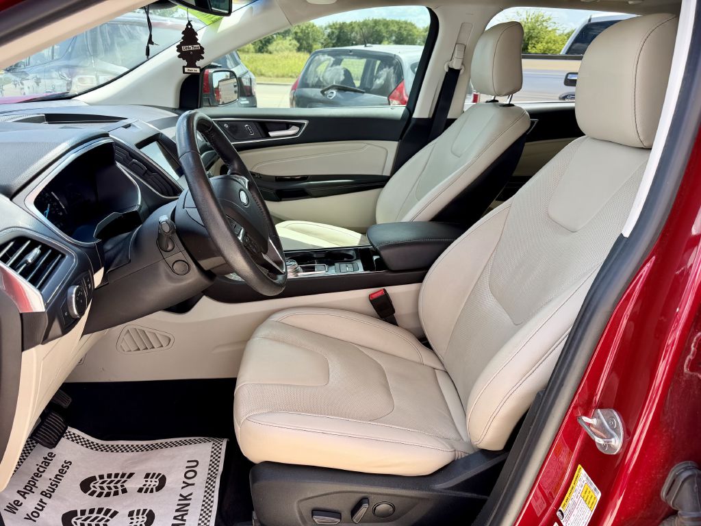Photo 20 of this FORD EDGE