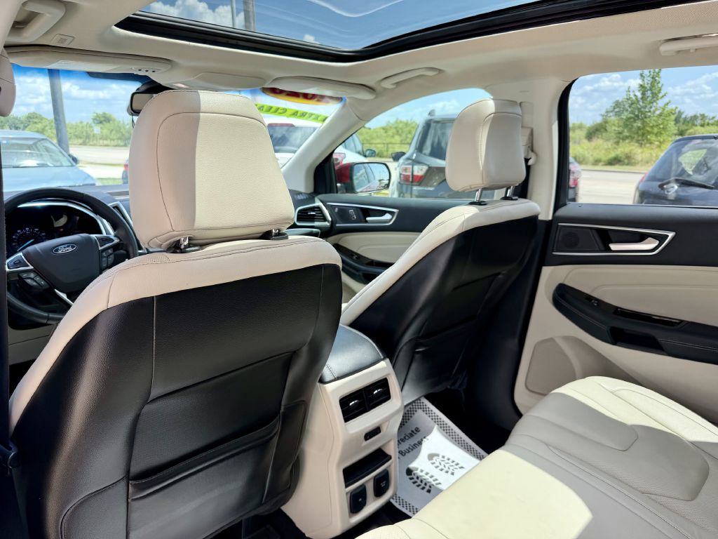 Photo 24 of this FORD EDGE