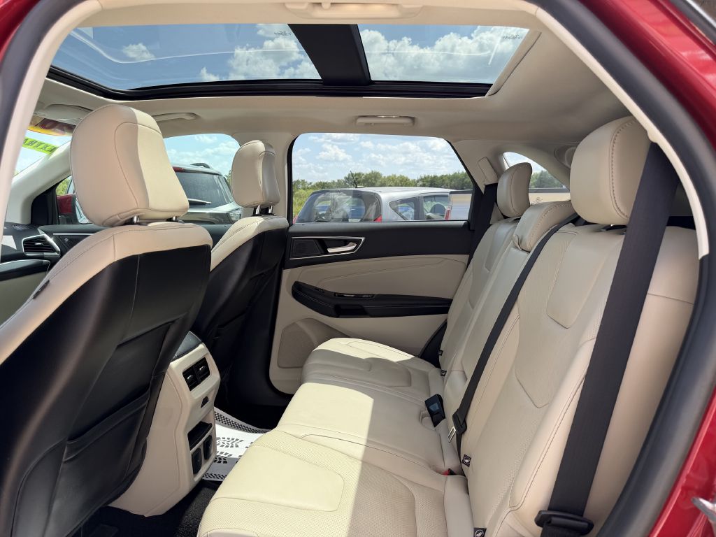 Photo 25 of this FORD EDGE