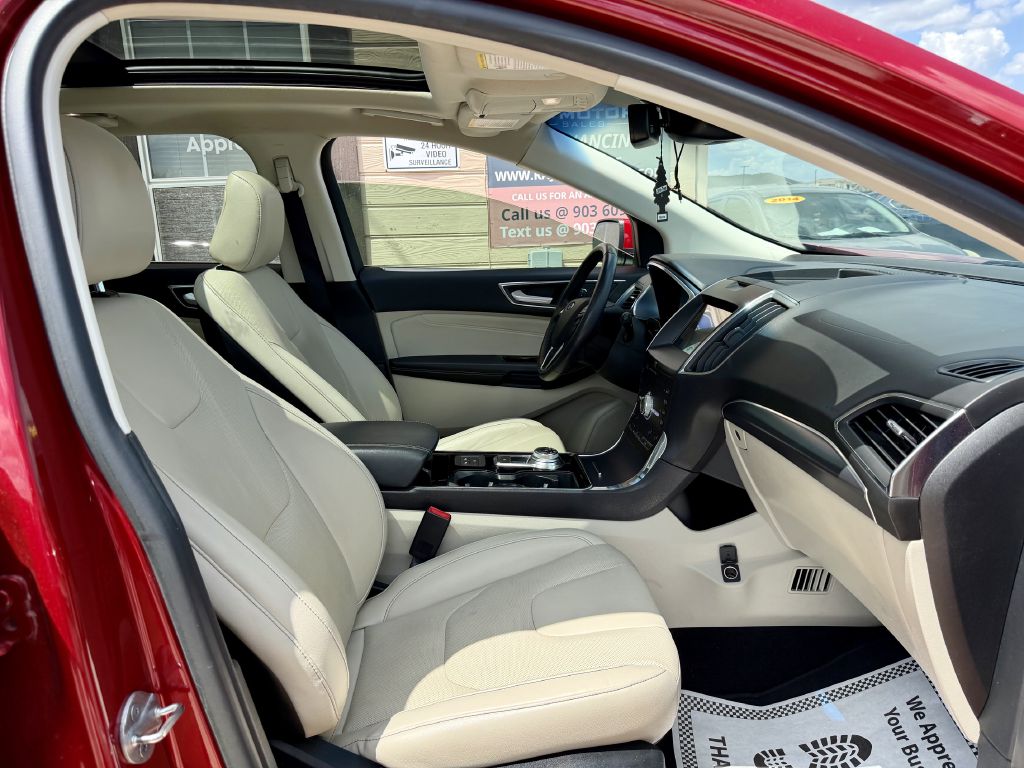 Photo 27 of this FORD EDGE