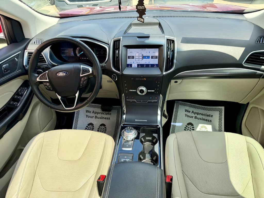 Photo 30 of this FORD EDGE