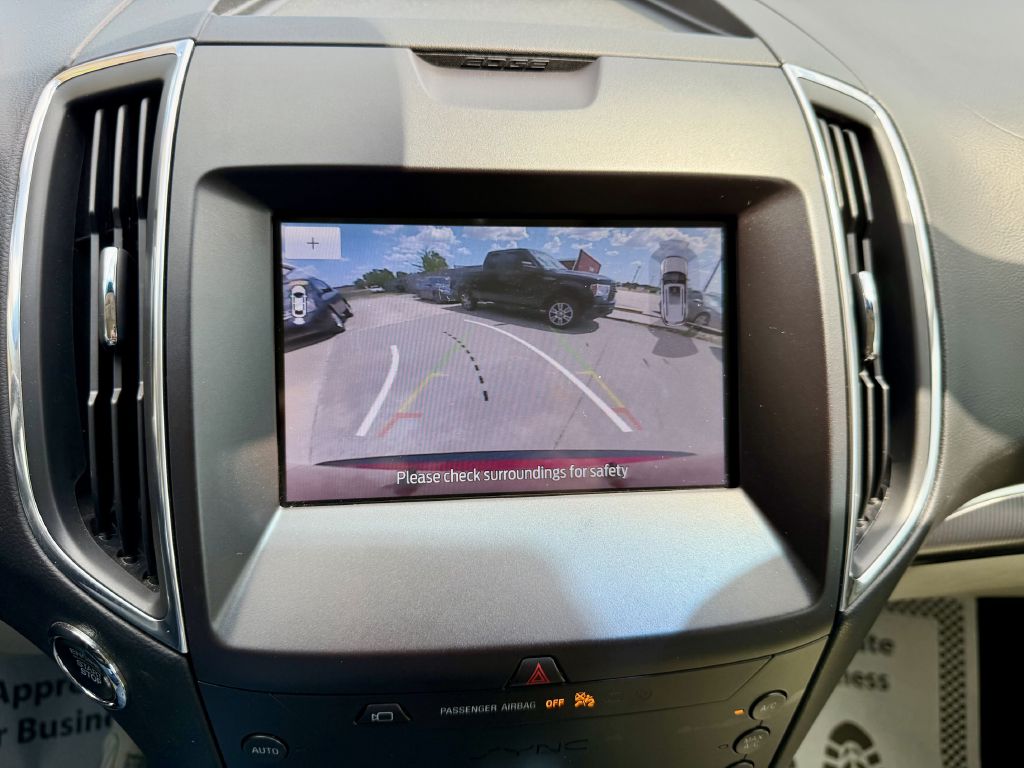 Photo 33 of this FORD EDGE