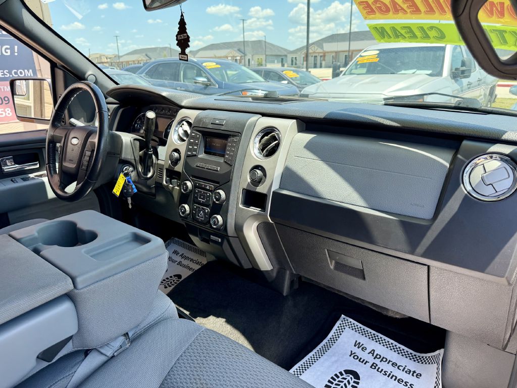 Photo 31 of this FORD F150