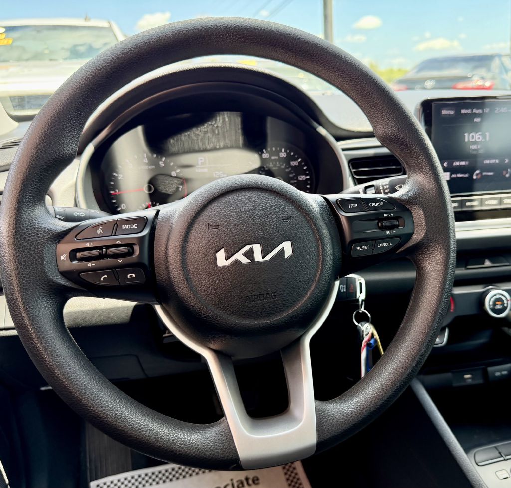 Photo 19 of this KIA RIO