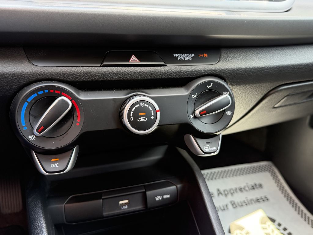 Photo 35 of this KIA RIO
