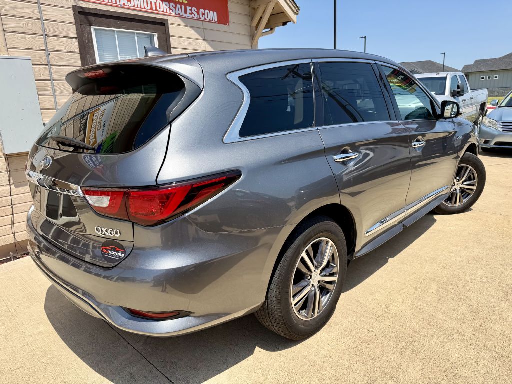 Photo 11 of this INFINITI QX60