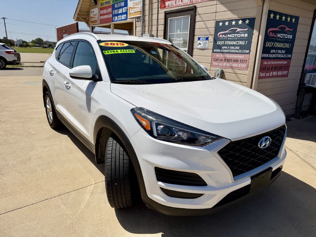 Photo 8 of this HYUNDAI TUCSON